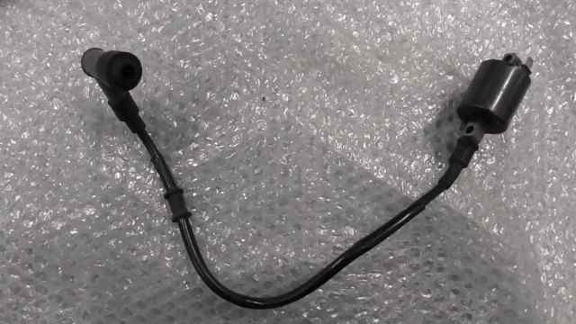 バイクパーツ　カブFI　AA01-1796xxx　イグニッションコイル *1633486999　【中古】【送料込】