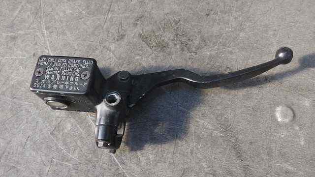 バイクパーツ　スカイウェイブ400　CK42A　の　マスターシリンダー　右 *1455847499　【中古】【送料込】