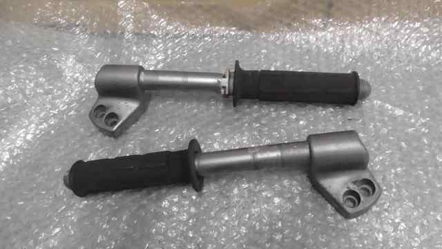 バイクパーツ ZZR250 EX250H-054xxx の ハンドル 左右 *1635296902 【中古】【送料込】