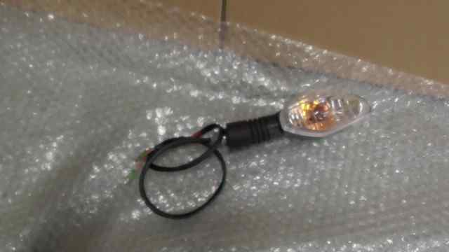 バイクパーツ　CB150 Unicorn　ME4KC092F　の　フロント　ウインカー　右 *1640053181　【中古】【送料込】