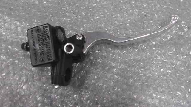 バイクパーツ　アドレス125　DT11A-100xxx　の　マスターシリンダー　M10 *1644977694　【中古】【送料込】