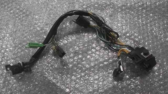 バイクパーツ アドレスV50 CA44A-126xxx の ハンドルスイッチ *1646702458 【中古】【送料込】