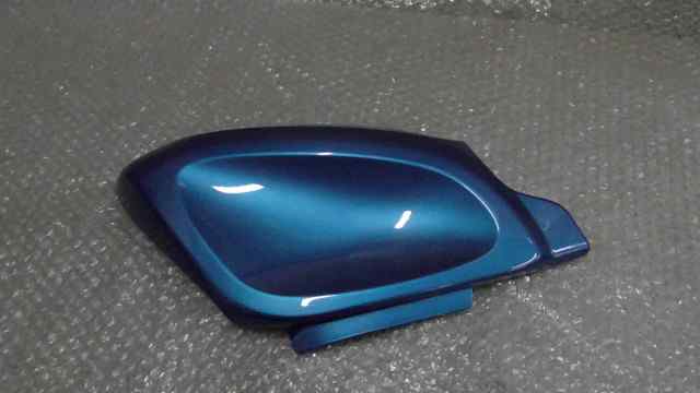 バイクパーツ　GSX-R150　の　MH8DL23ANMJ152xxx　サイドカバー 右　 *1648182617　【中古】【送料込】