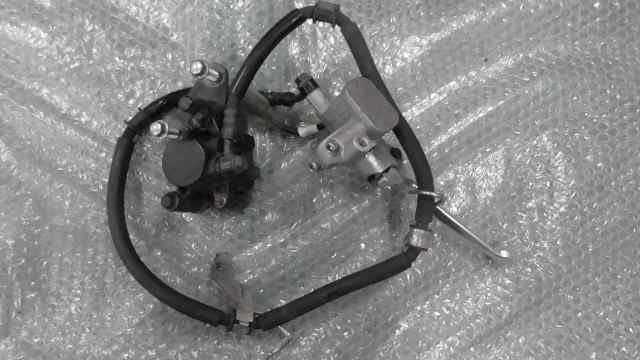 バイクパーツ　アクシスZ　SED7J-013xxx　の　キャリパー　マスターシリンダー *1649208777　【中古】【送料込】