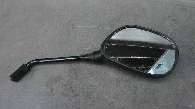 バイクパーツ　レッツ2S　CA1PC-103xxx　の　ミラー　右 M8 キズ *1482974054　【中古】【送料込】