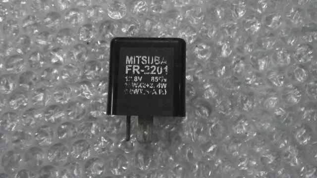 バイクパーツ　カブFI　AA01-1776xxx　の　ウインカー　リレー　 *1652837111　【中古】【送料込】
