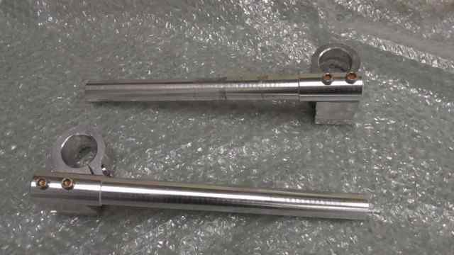 バイクパーツ APE100 タイプD HC13 の セパレートハンドル左右 社外 *1653442645 【中古】【送料込】