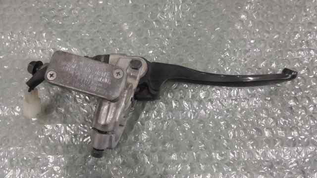 バイクパーツ　ジョグZR FI　SA39J-793xxx　の　マスターシリンダー *1653526586　【中古】【送料込】