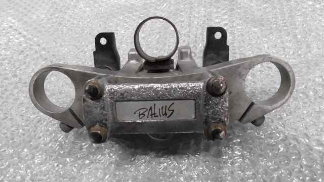 バイクパーツ バリオス ZR250A-004xxx の トップブリッジ *1654051329 【中古】【送料込】