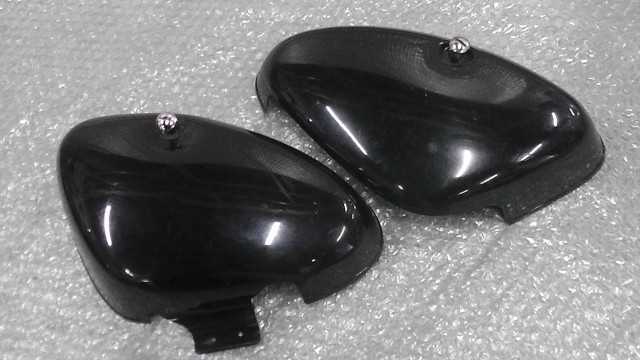 バイクパーツ　リトルカブ FI セル付　AA01 の　サイドカバー左右 黒 *1654223241　【中古】【送料込】