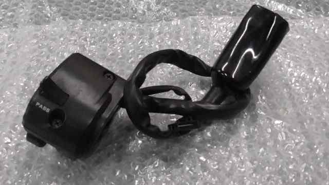 バイクパーツ ニンジャ Ninja 250 EX250L の ハンドルスイッチ 左 *1654739971 【中古】【送料込】