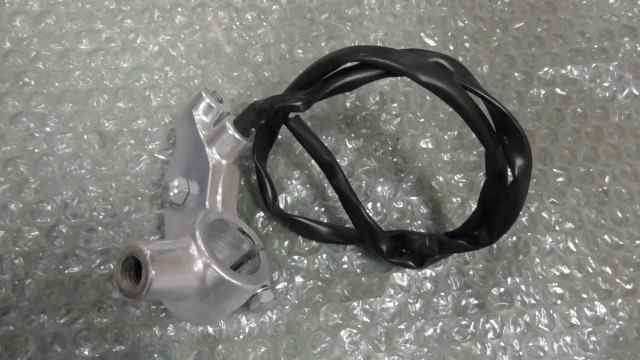 バイクパーツ GV250 KM4MJ54A2B1101xxx の クラッチレバー ホルダー M10 *1656549927 【中古】【送料込】
