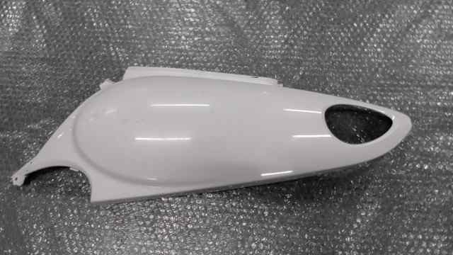 バイクパーツ　フィオレ115　MLESE564111615xxx　の　ボディカバー　左　傷 *1658803793　【中古】【送料込】