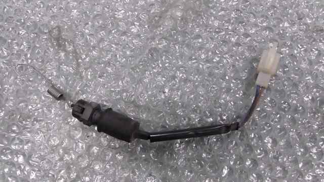 バイクパーツ バリオス2 ZR250B-028xxx の ブレーキスイッチ *1659586391 【中古】【送料込】