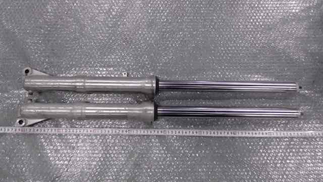 バイクパーツ　TLR200　MD09-1009xxx　の　フロントフォーク *1661473057　【中古】【送料込】