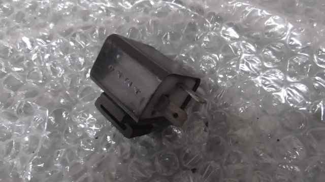 バイクパーツ　カブFI　AA01-1749xxx　の　ウインカー　リレー　 *1661827815　【中古】【送料込】