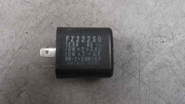 バイクパーツ　プレスカブ＜CUB＞　C50-2129xxx　の　リレー *1512440222　【中古】【送料込】