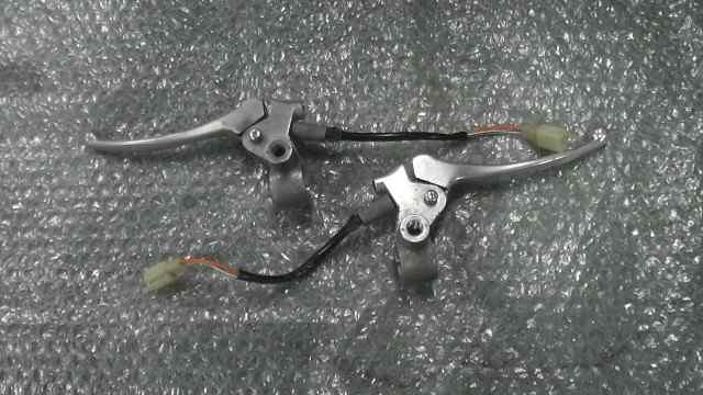 バイクパーツ レッツ4バスケット CA43A の ブレーキレバーホルダー M10 *1664846085 【中古】【送料込】