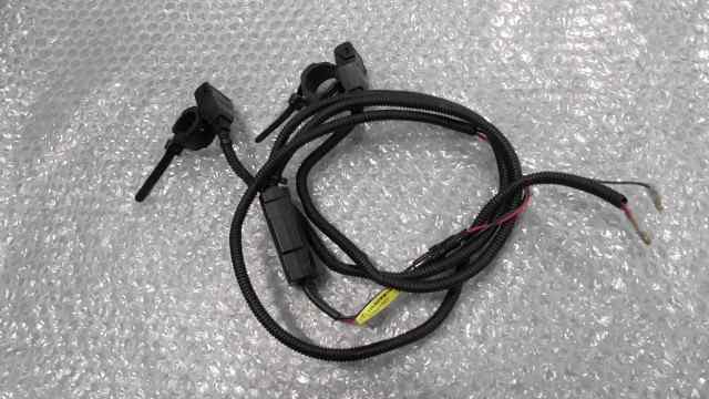 バイクパーツ　ドラッグスター400　4TR-082xxx　の　USB電源　DAYTONA *1665106360　【中古】【送料込】
