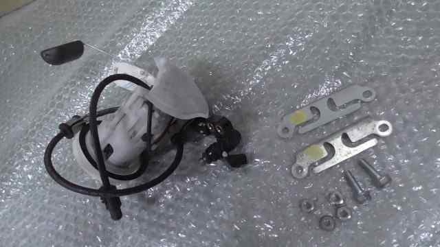 バイクパーツ　ビーノ4スト　FI　AY02-1001xxx　の　燃料ポンプ *1665107266　【中古】【送料込】