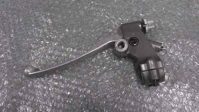 バイクパーツ VT250F MC15 の クラッチレバー ホルダー M10 *1666239563 【中古】【送料込】