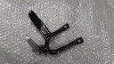 バイクパーツ トリッカー DG10J-003xxx の ステップ 右 *1668738369 【中古】【送料込】