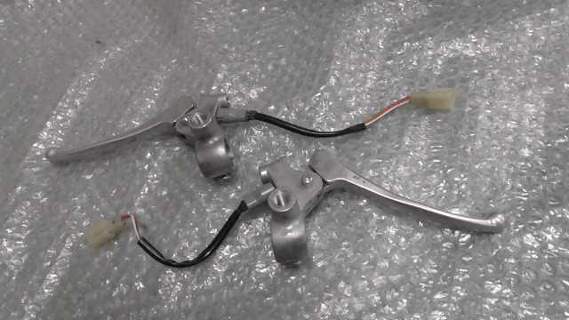 バイクパーツ レッツ4バスケット CA43A の ブレーキレバーホルダー M10 *1669265258 【中古】【送料込】