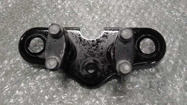 バイクパーツ GS50 NA41A-101xxx の トップブリッジ *1671164775 【中古】【送料込】