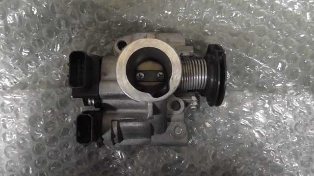 バイクパーツ アクシスZ SED7J-015xxx の スロットルボディ *1671590618 【中古】【送料込】