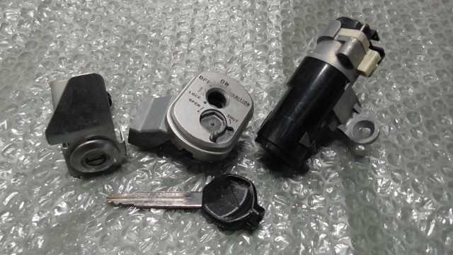 バイクパーツ　ディオ110　JF31-1016xxx　の　キーセット *1673579563　【中古】【送料込】