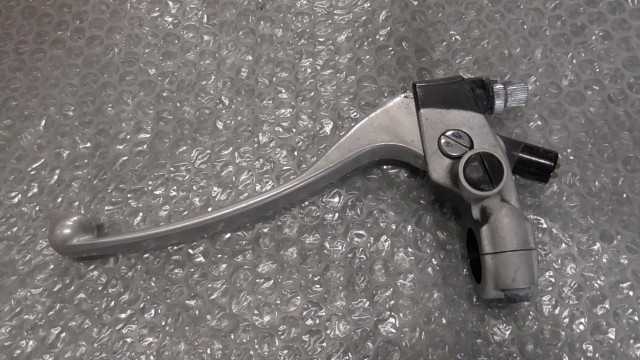 バイクパーツ CBR250R MC41-1003xxx の クラッチレバーホルダー *1674793417 【中古】【送料込】