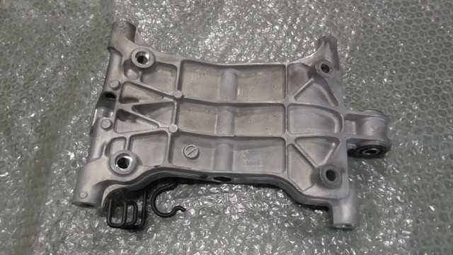 バイクパーツ ニンジャ Ninja 250 ABS EX250P-A29xxx の エンジンマウント *1675215325 【中古】【送料込】