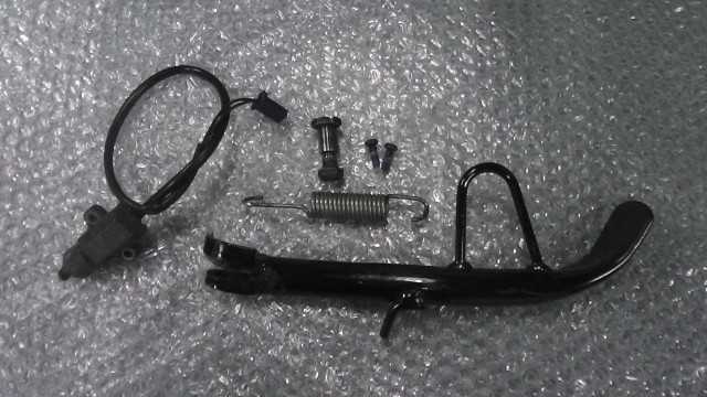 バイクパーツ　マジェスティS　SG28J-017xxx　の　サイドスタンド　 *1676595313　【中古】【送料込】