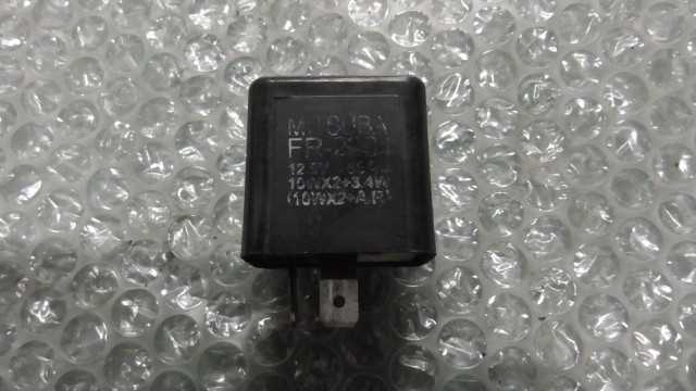 バイクパーツ　プレスカブFI　AA01-1732xxx　の　ウインカーリレー *1681955930　【中古】【送料込】
