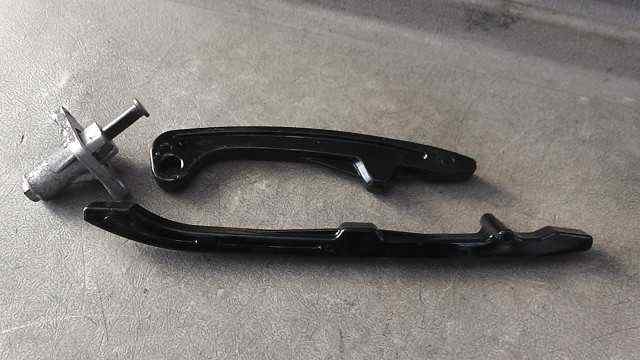 バイクパーツ　Megelli メガリ 250r　LWGYDNL08CA002xxx　の　テンショナー *1545884192　【中古】【送料込】