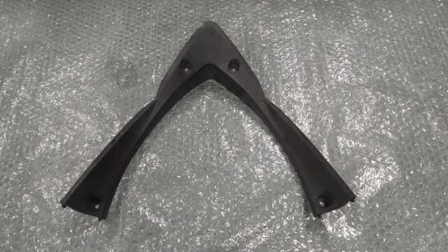 バイクパーツ　YZF-R25　RG10J　の　フロントカウル *1682473288　【中古】【送料込】