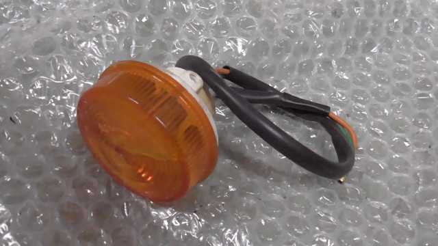 バイクパーツ　リトルカブ　AA01　の　Fウインカーランプ　左　ヒビ *1682563986　【中古】【送料込】