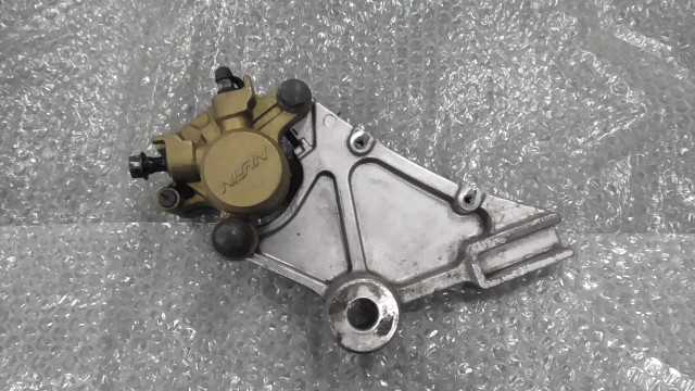 バイクパーツ　CB400SF-K　NC39-1802xxx　の　リアキャリパー *1684370227　【中古】【送料込】