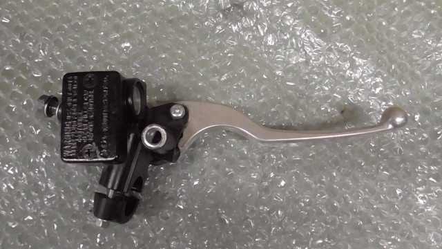 バイクパーツ　アドレス125　DT11A-123xxx　の　マスターシリンダー　M10 *1685502874　【中古】【送料込】