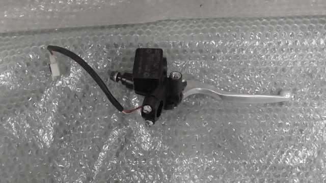 バイクパーツ　アドレス125　DT11A-108xxx　の　マスターシリンダー　M10 *1686189868　【中古】【送料込】