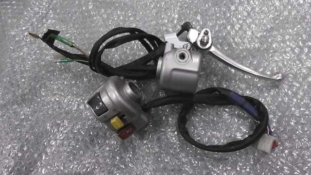 バイクパーツ　ギア4スト　UA07J　の　ハンドルスイッチ セット　M8 *1686707306　【中古】【送料込】