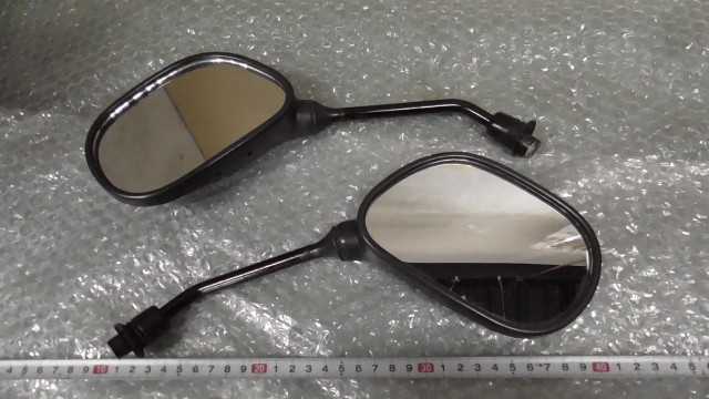 バイクパーツ　スマートディオZ4　AF63-1201xxx　の　ミラー　左右　M8　傷 *1687849581　【中古】【送料込】