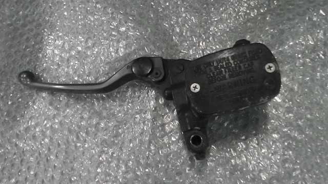 バイクパーツ　グランドマジェスティ　SG15J　の　マスターシリンダー *1689900082　【中古】【送料込】