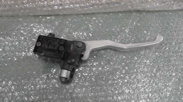 バイクパーツ　マジェスティ125FI　LPRSE27109A163　の　マスターシリンダー *1690420372　【中古】【送料込】