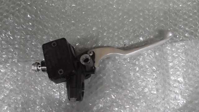 バイクパーツ　アドレス 110 4ST　CE47A-111xxx　の　マスターシリンダー M10 *1691464275　【中古】【..