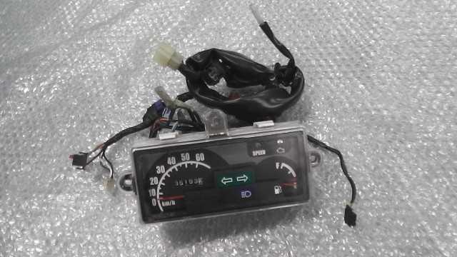 バイクパーツ　ジャイロX　TD02-1116xxx　の　メーター *1692757381　【中古】【送料込】