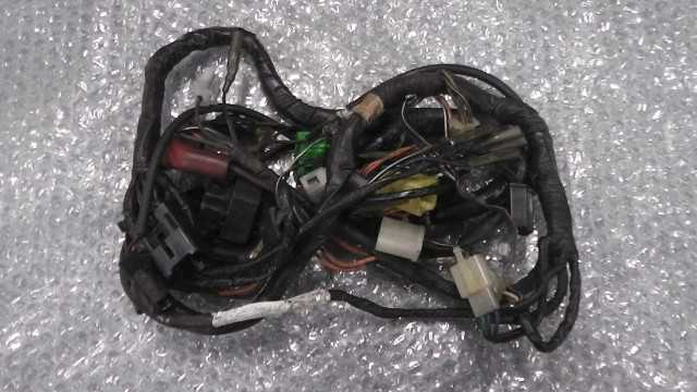 バイクパーツ　RGV250ガンマ　VJ21A-1106xxx　の　メインハーネス *1693896296　【中古】【送料込】