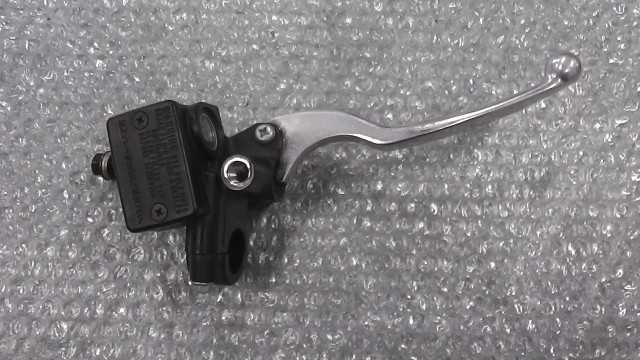 バイクパーツ　アドレス125　DT11A-110xxx　の　マスターシリンダー　M10 *1694156482　【中古】【送料込】