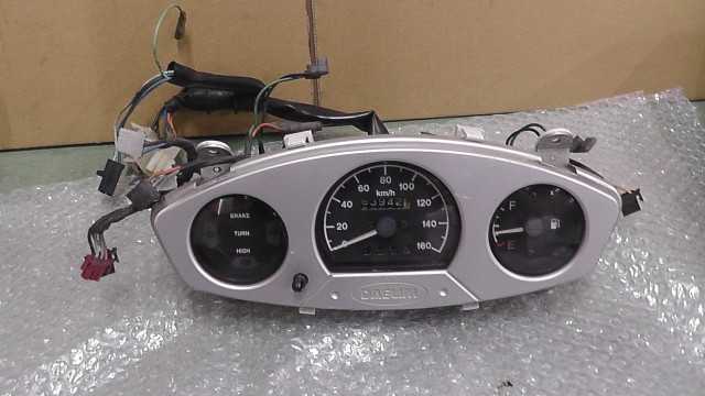 バイクパーツ　ヒストリー125　KMYSA2ADS7C055xxx　の　メーター *1695341614　【中古】【送料込】