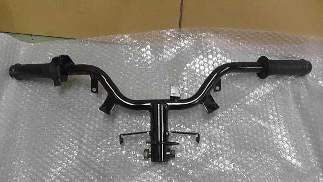 バイクパーツ　ヒストリー125　KMYSA2ADS7C055xxx　の　ハンドル *1695343375　【中古】【送料込】